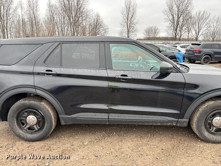 image for item YA2965 2020 Ford Explorer Police Interceptor SUV