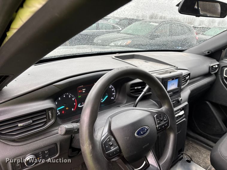 image for item YA2965 2020 Ford Explorer Police Interceptor SUV