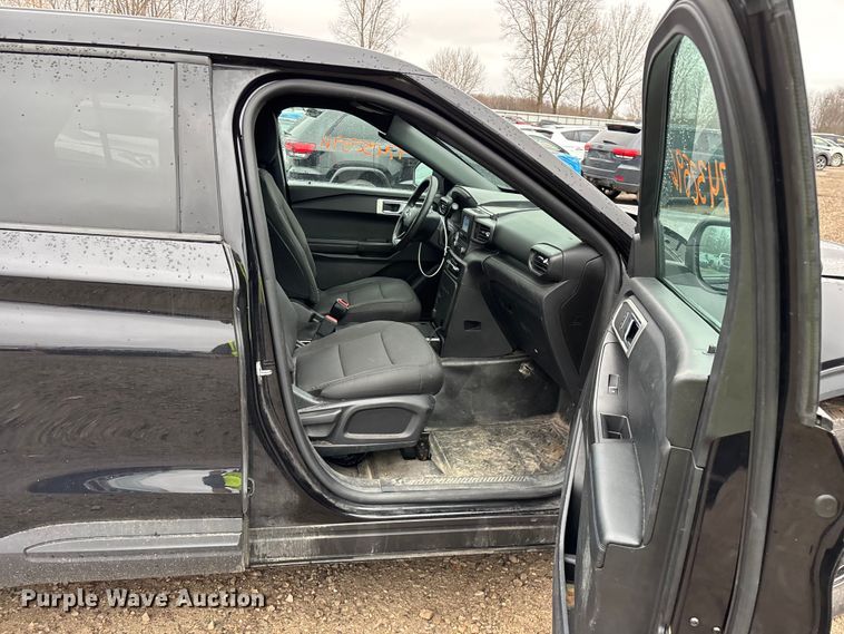 image for item YA2965 2020 Ford Explorer Police Interceptor SUV