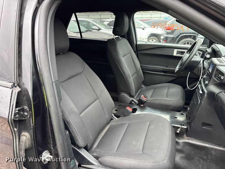 image for item YA2965 2020 Ford Explorer Police Interceptor SUV