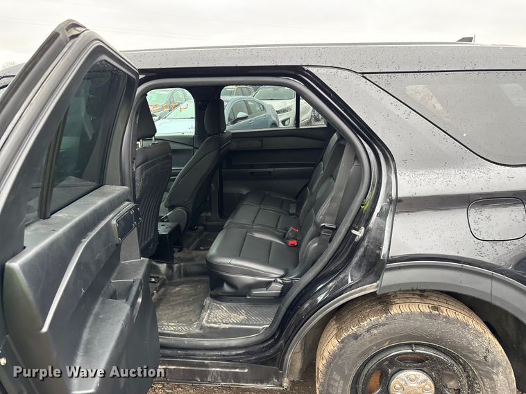 image for item YA2965 2020 Ford Explorer Police Interceptor SUV