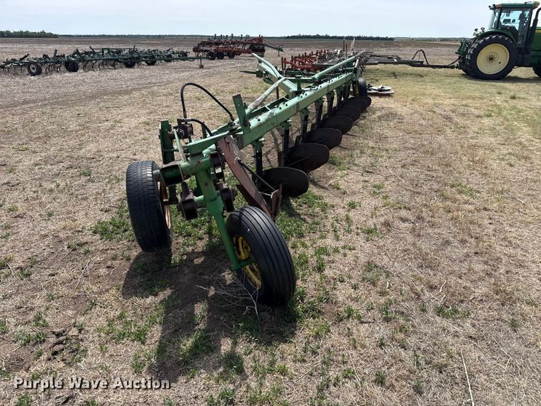 image for item DH1955 John Deere plow