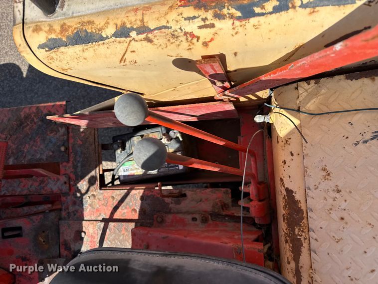 image for item DH1959 Case 930 tractor