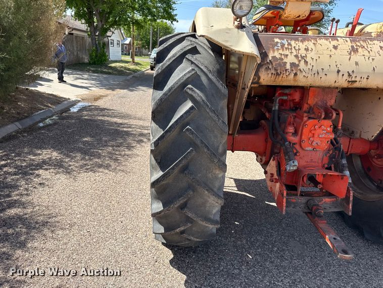 image for item DH1959 Case 930 tractor