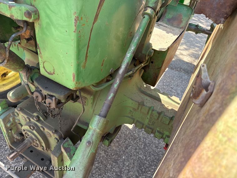 image for item DH1960 1962 John Deere 4010 tractor