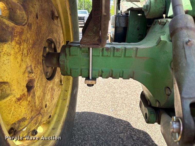 image for item DH1960 1962 John Deere 4010 tractor