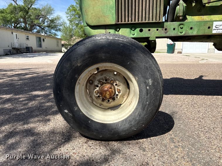 image for item DH1960 1962 John Deere 4010 tractor