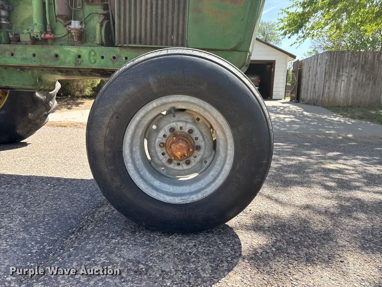 image for item DH1960 1962 John Deere 4010 tractor