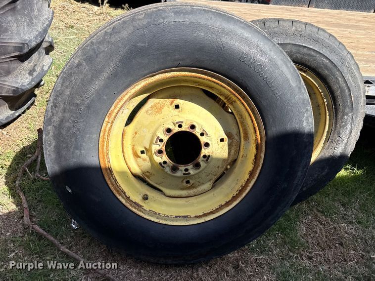image for item DH1960 1962 John Deere 4010 tractor