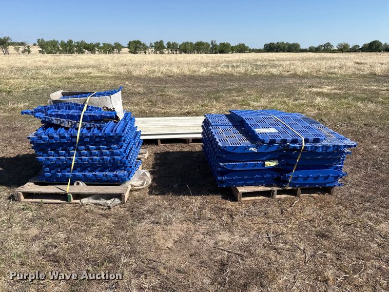 image for item DH1963 Hog slat sow flooring