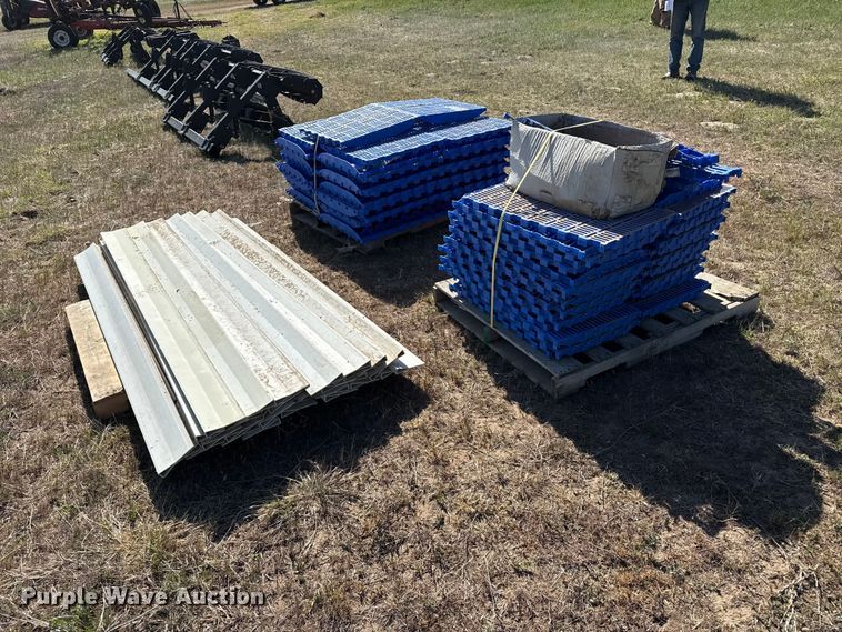image for item DH1963 Hog slat sow flooring