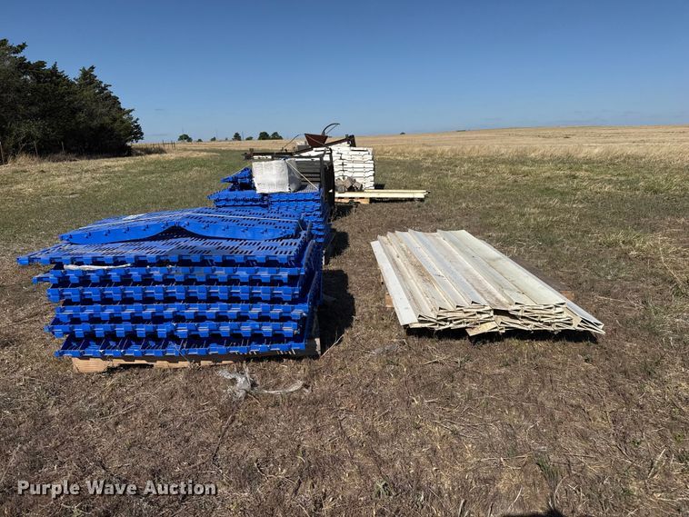 image for item DH1963 Hog slat sow flooring