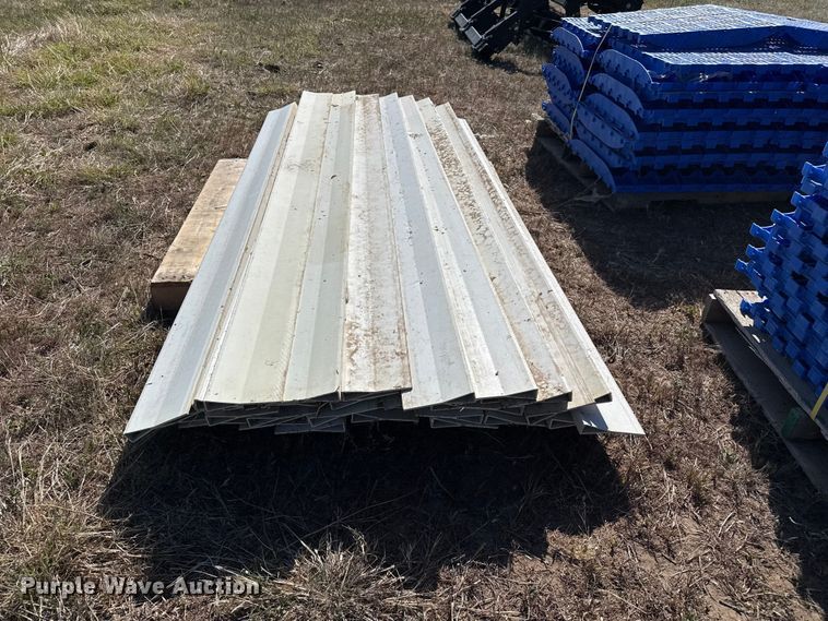 image for item DH1963 Hog slat sow flooring