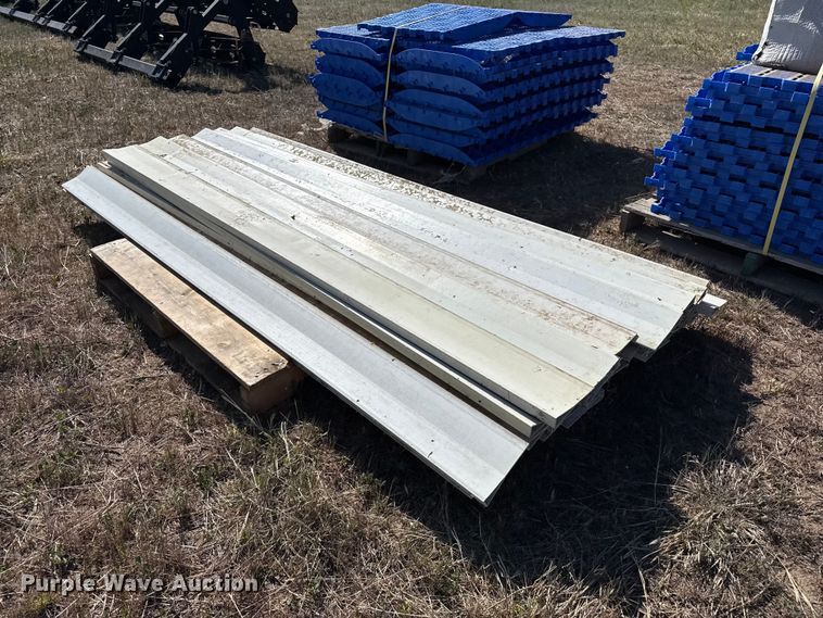 image for item DH1963 Hog slat sow flooring