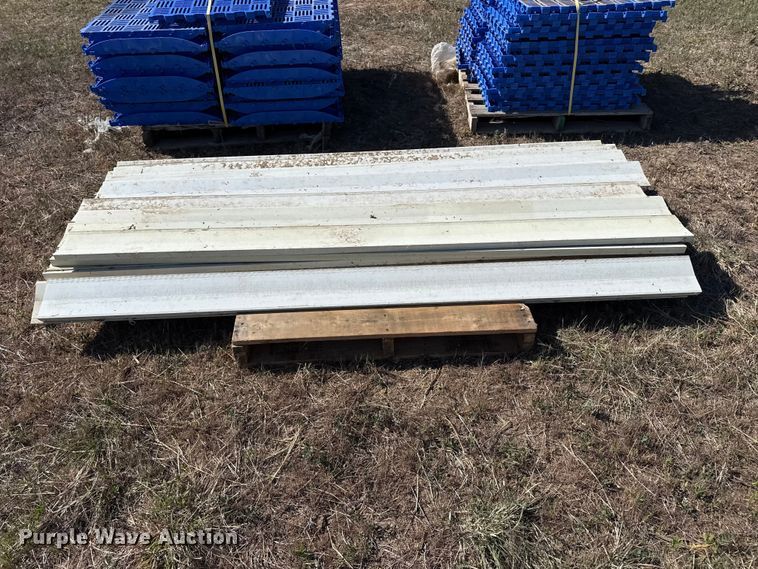 image for item DH1963 Hog slat sow flooring