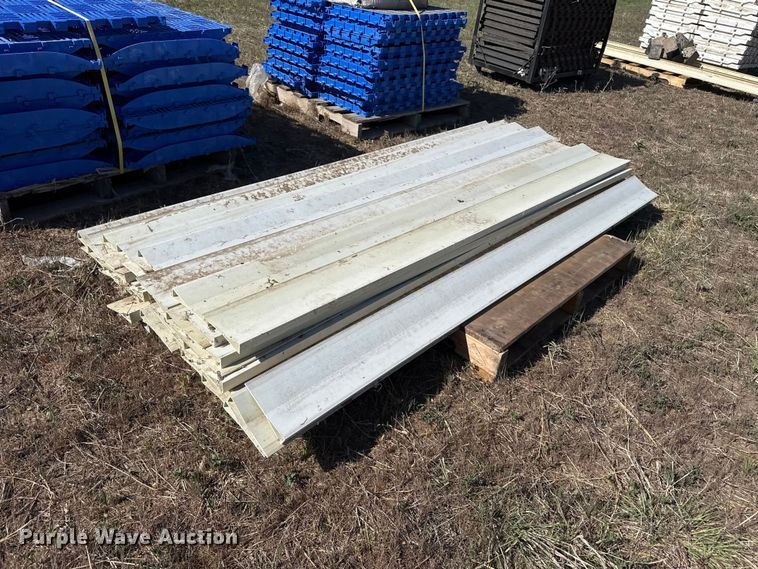 image for item DH1963 Hog slat sow flooring