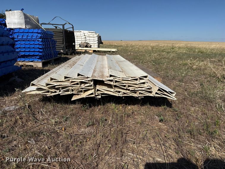 image for item DH1963 Hog slat sow flooring