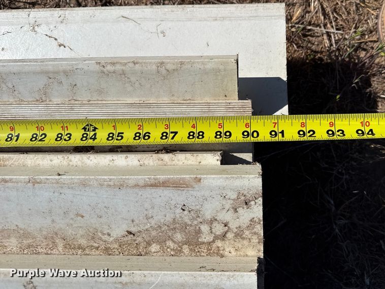 image for item DH1963 Hog slat sow flooring