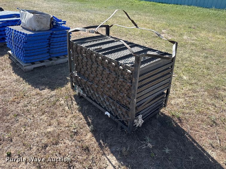 image for item DH1963 Hog slat sow flooring