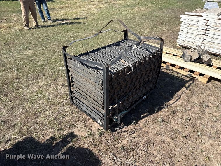 image for item DH1963 Hog slat sow flooring