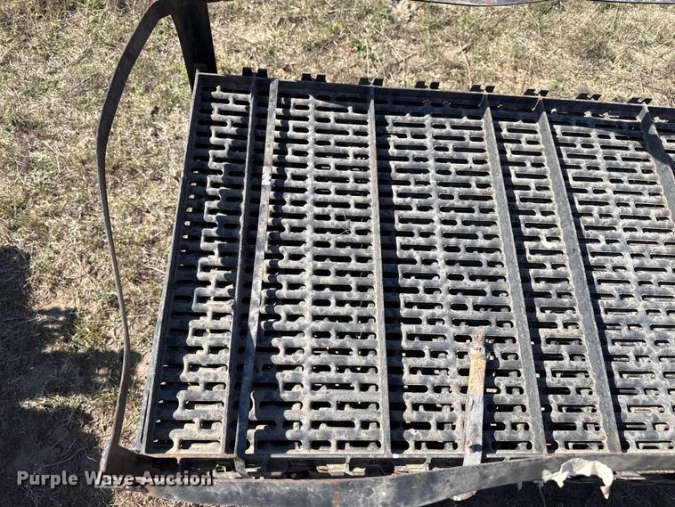 image for item DH1963 Hog slat sow flooring