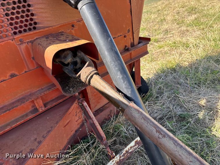 image for item DH1969 Gehl FB99 straw blower