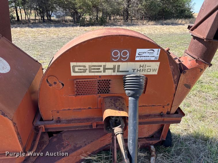 image for item DH1969 Gehl FB99 straw blower