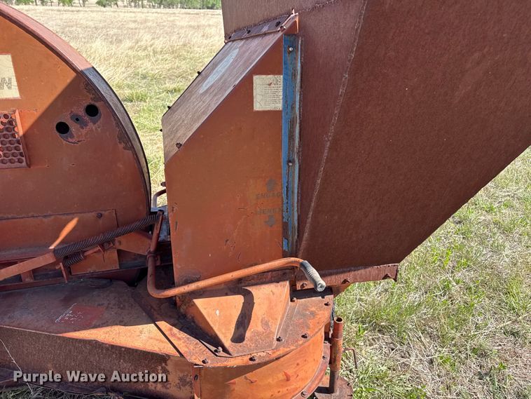 image for item DH1969 Gehl FB99 straw blower