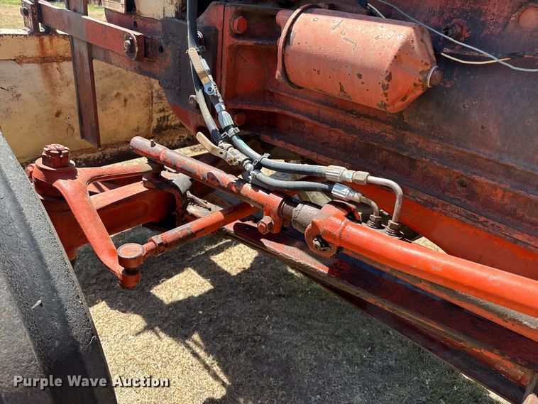image for item DH1973 Case 930 tractor