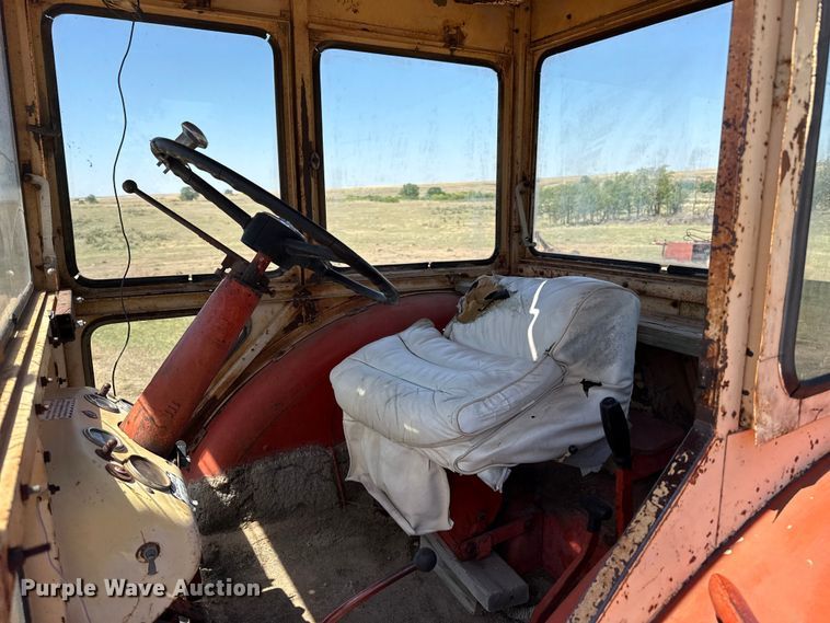 image for item DH1973 Case 930 tractor
