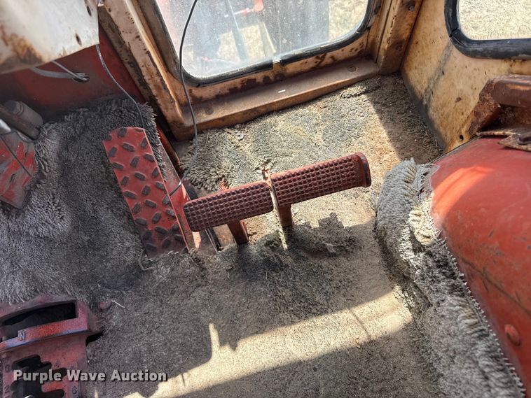 image for item DH1973 Case 930 tractor