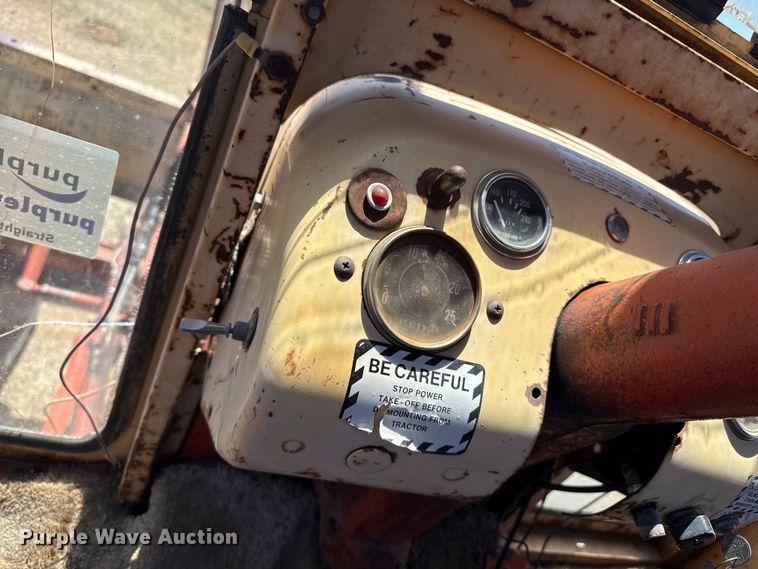 image for item DH1973 Case 930 tractor
