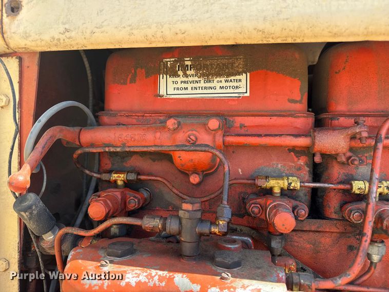 image for item DH1973 Case 930 tractor
