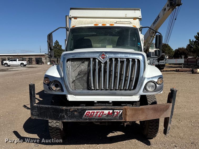 image for item DZ5238 2020 International HV607 feed mixer truck