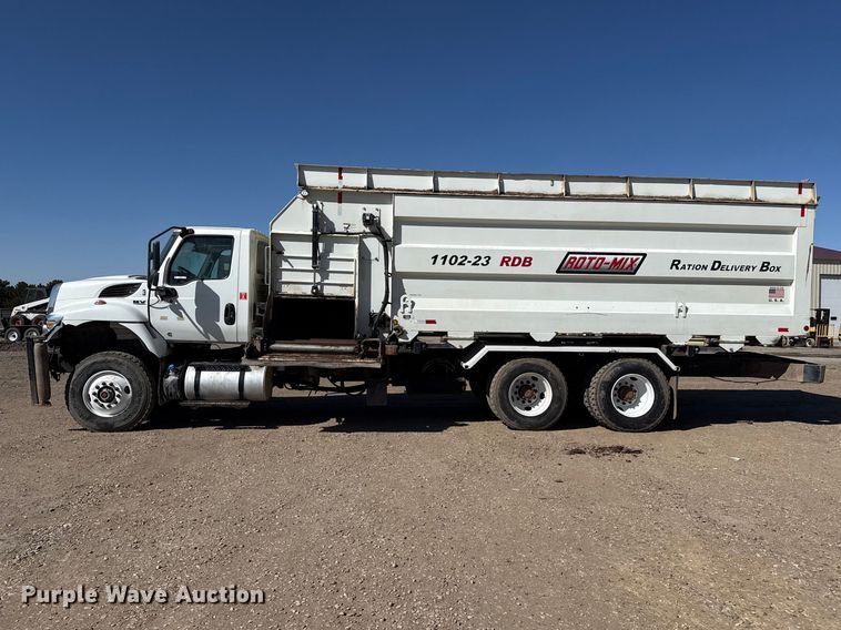 image for item DZ5238 2020 International HV607 feed mixer truck