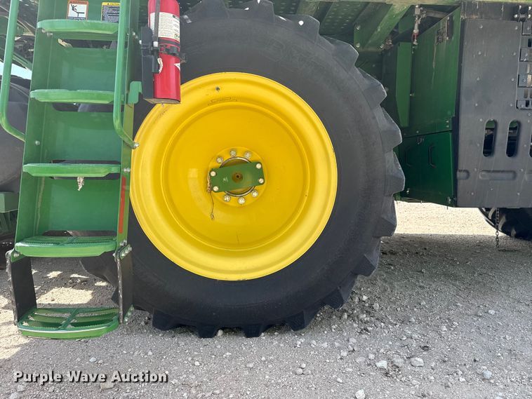 image for item DZ5360 2020 John Deere CS690 RWA cotton stripper