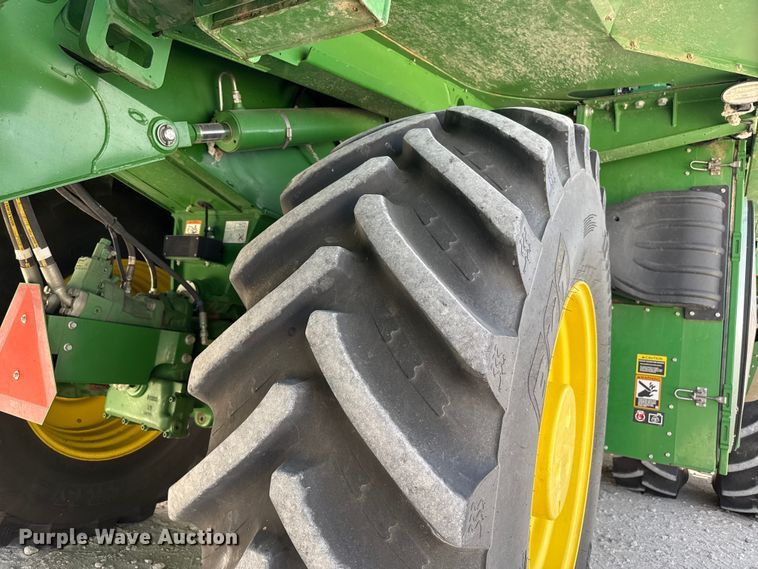 image for item DZ5360 2020 John Deere CS690 RWA cotton stripper