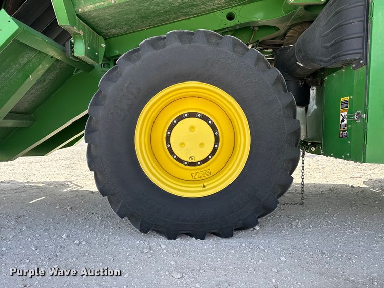 image for item DZ5360 2020 John Deere CS690 RWA cotton stripper