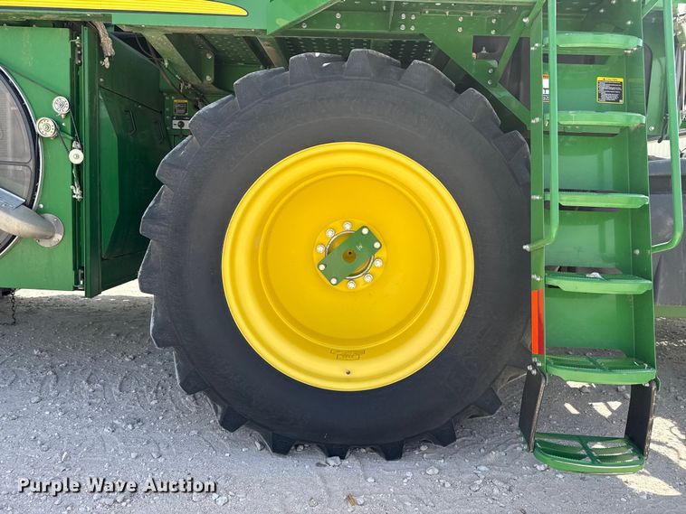 image for item DZ5360 2020 John Deere CS690 RWA cotton stripper