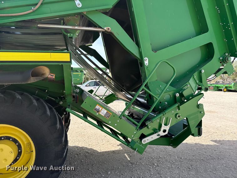 image for item DZ5360 2020 John Deere CS690 RWA cotton stripper