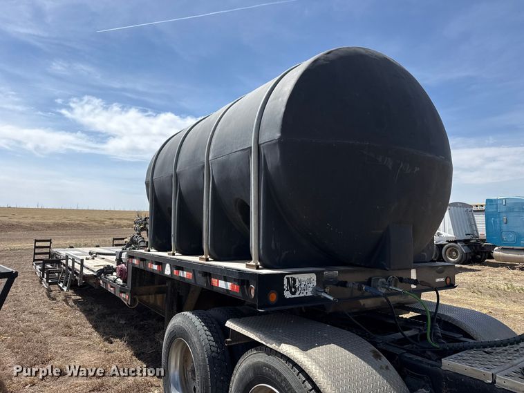 image for item DZ5361 2007 Neville Built sprayer trailer