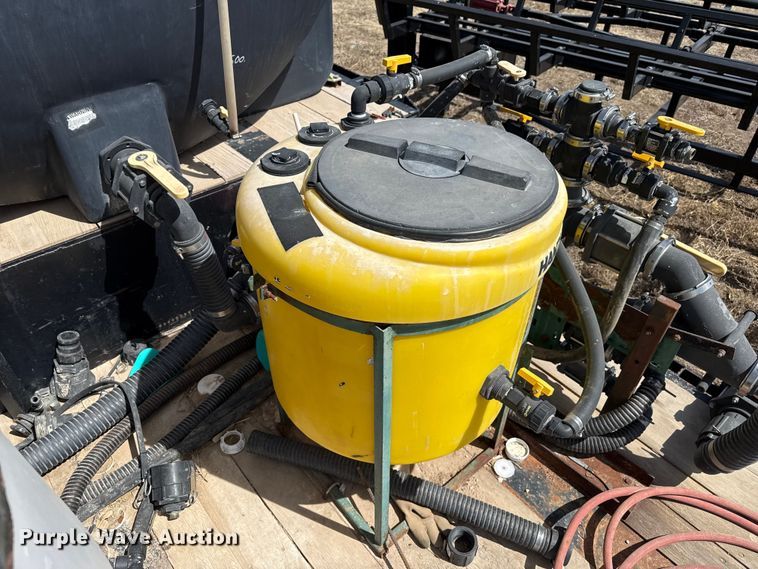 image for item DZ5361 2007 Neville Built sprayer trailer