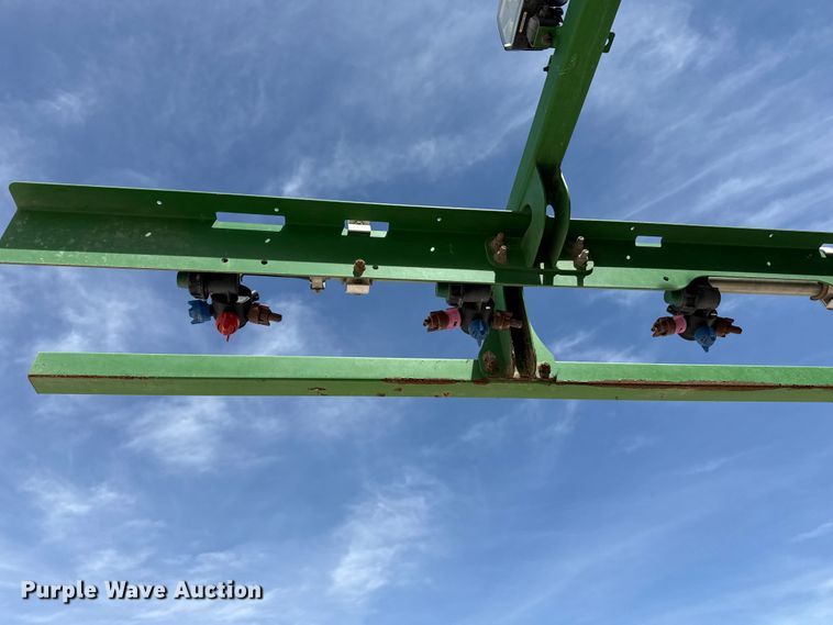 image for item DZ5363 2022 John Deere 412R sprayer