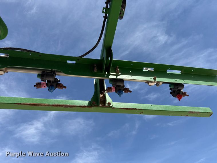 image for item DZ5363 2022 John Deere 412R sprayer