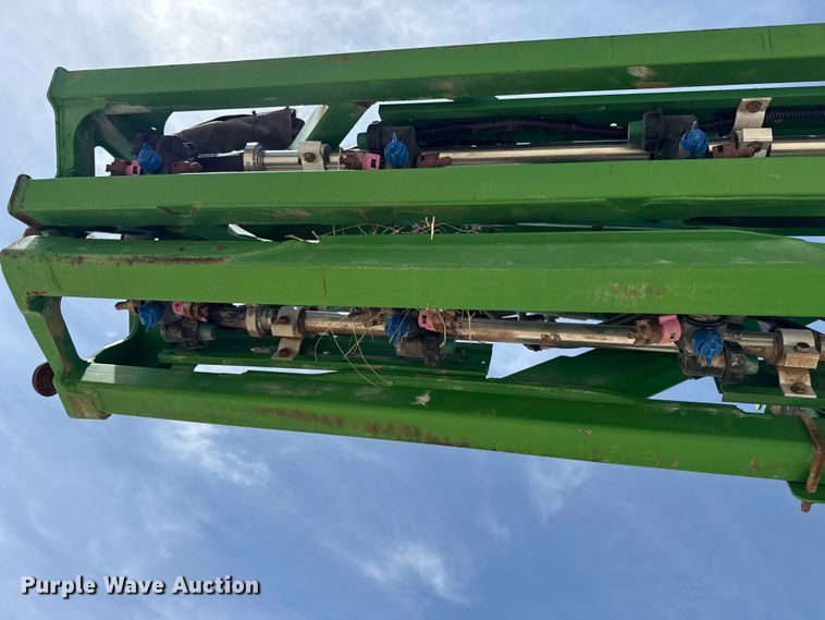 image for item DZ5363 2022 John Deere 412R sprayer