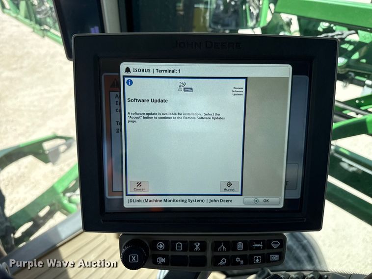 image for item DZ5363 2022 John Deere 412R sprayer