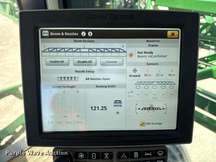 image for item DZ5363 2022 John Deere 412R sprayer