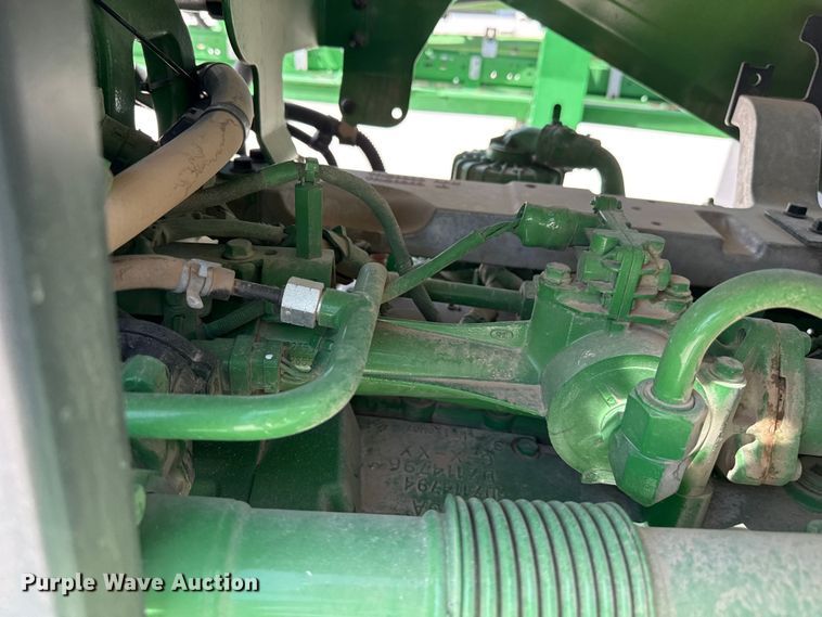 image for item DZ5363 2022 John Deere 412R sprayer