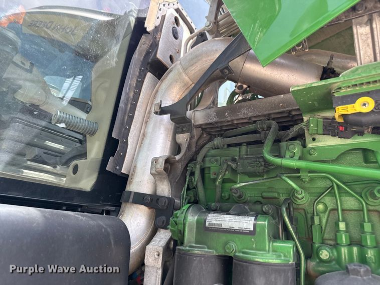 image for item DZ5363 2022 John Deere 412R sprayer