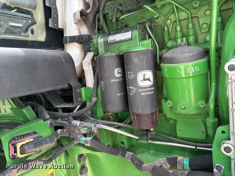 image for item DZ5363 2022 John Deere 412R sprayer